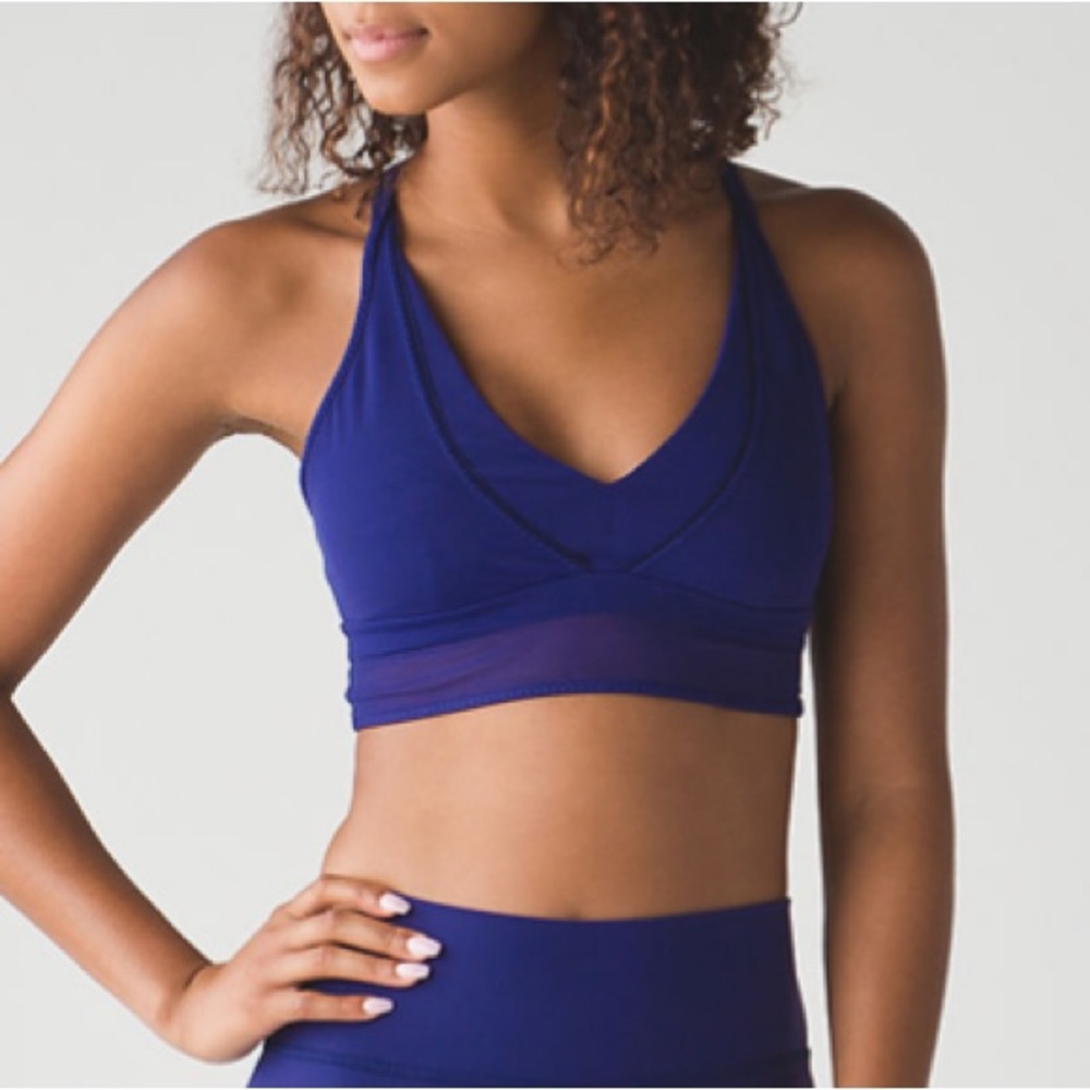 Lululemon Essential Rhythm Sports Bra Sz 6 Blue